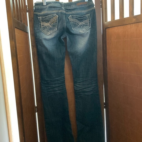 Almost‎ Famous jeans 1 - Picture 1 of 5